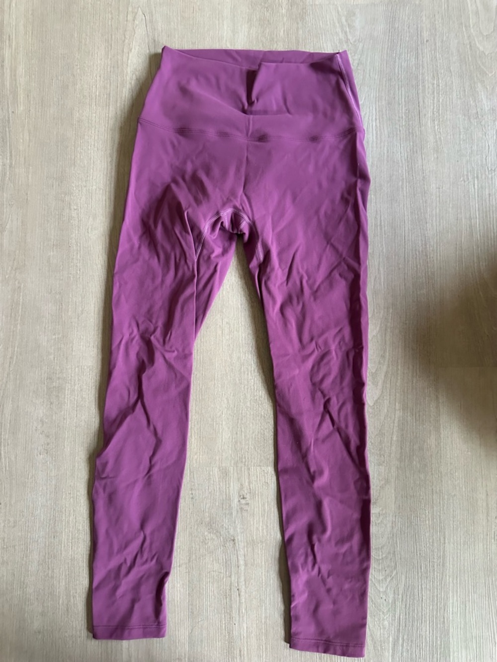 High-Waist Performance Leggings in Magenta
